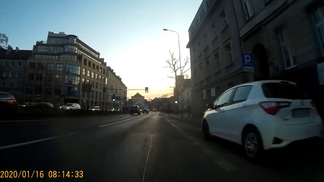 PZ952PV - pr&oacute;ba potrącenia rowerzysty, Poznań Małe Garbary
