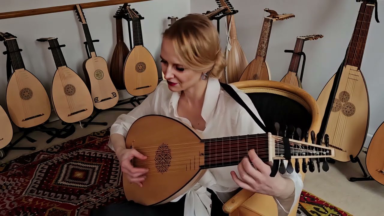 Ieva Baltmiskyte plays Branles by Emmanuel Adriaenssen