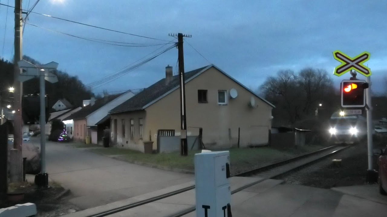Železniční přejezd Zastávka u Brna #3 (P3825) - 17.12.2024