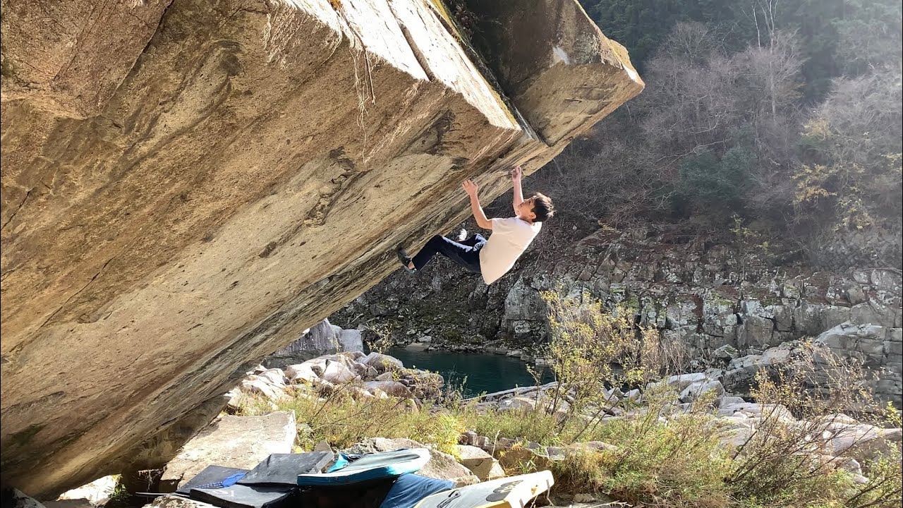 One of the most beautiful boulder - Tokoyo 常世 - Ena Japan 恵那
