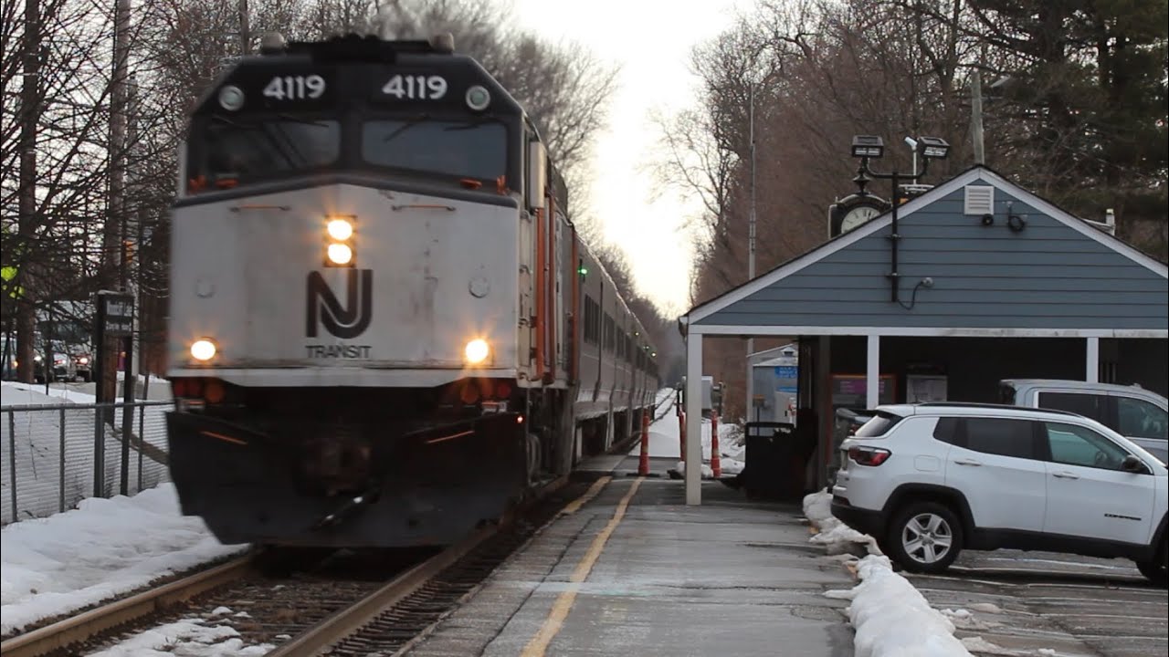 NJT 4119 F40PH-2CAT leads an express at Woodcliff Lake 2/16/26