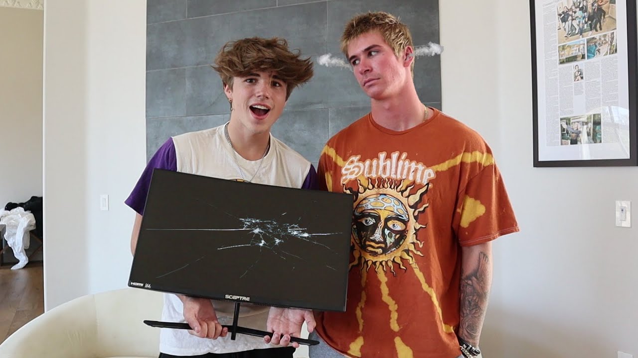 DESTROYING my friends Computer *he was MAD*