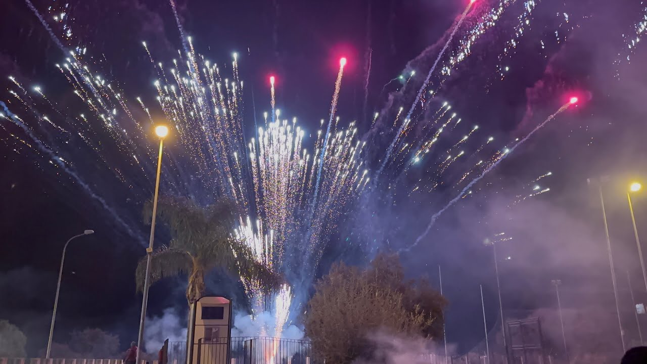 Aci Catena 13 Dicembre 2023 Arrivo Santa Lucia al Quartiere Cubisia e Spettacolo COSTANTINO TORRISI