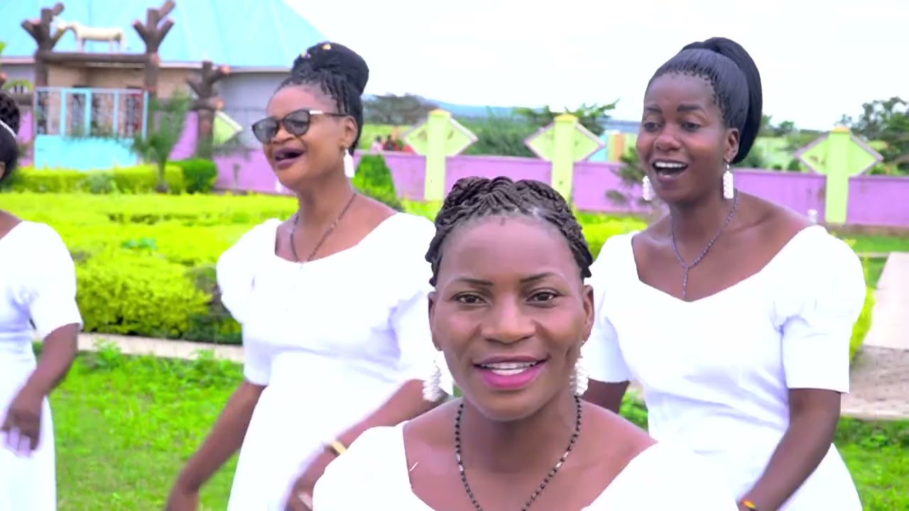 Kwaya Ya Familia Takatifu Tunduma - Nuru Ya Ulimwengu (Official Music Video)