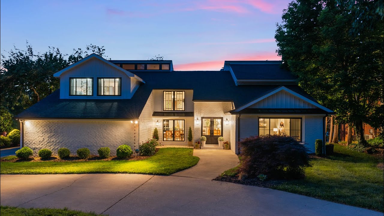 Waterfront on Lake Hickory, NC: 4039 5th St NW