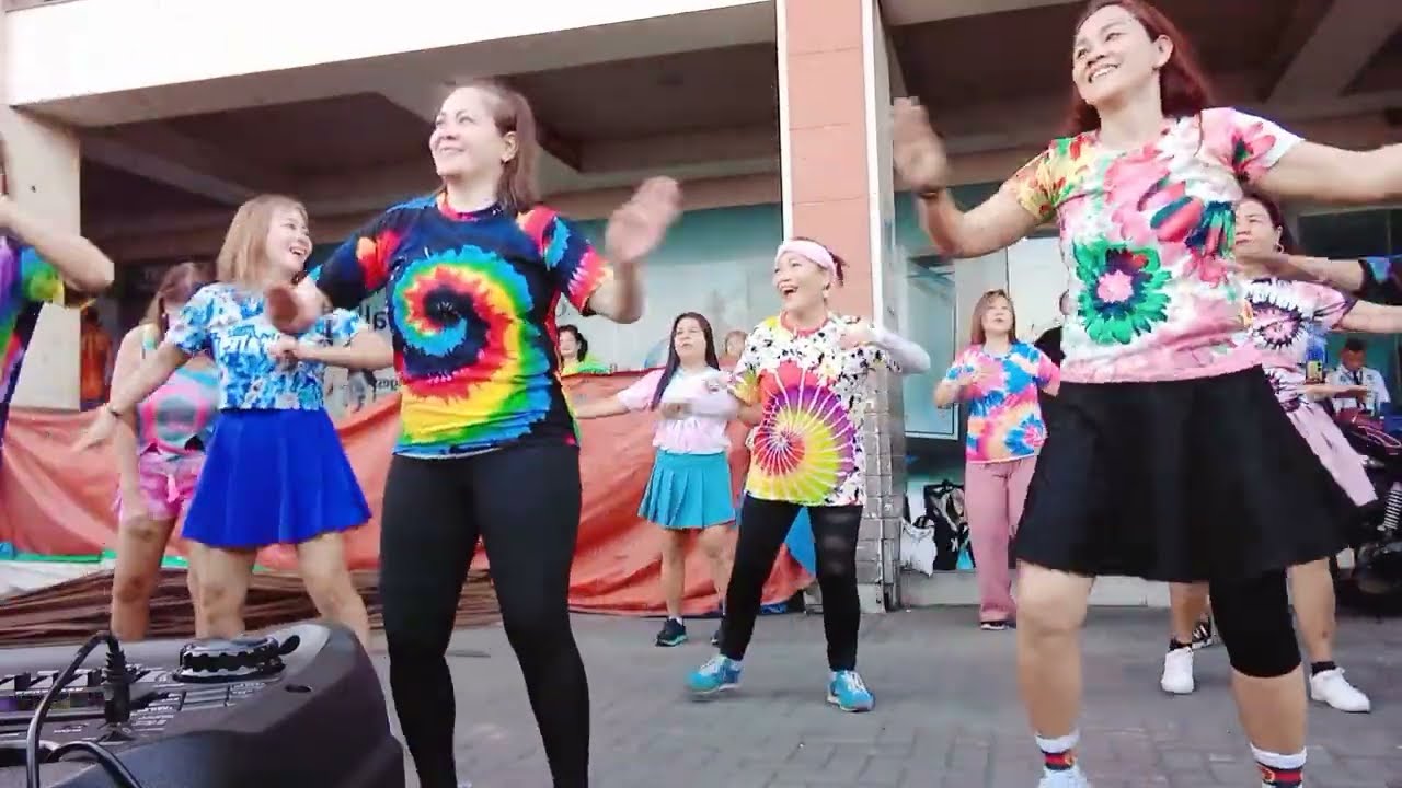 Halina't Sumabayat Igalaw ang mga katawan #zumba #fitness #trending #viral #video #dance #trend 