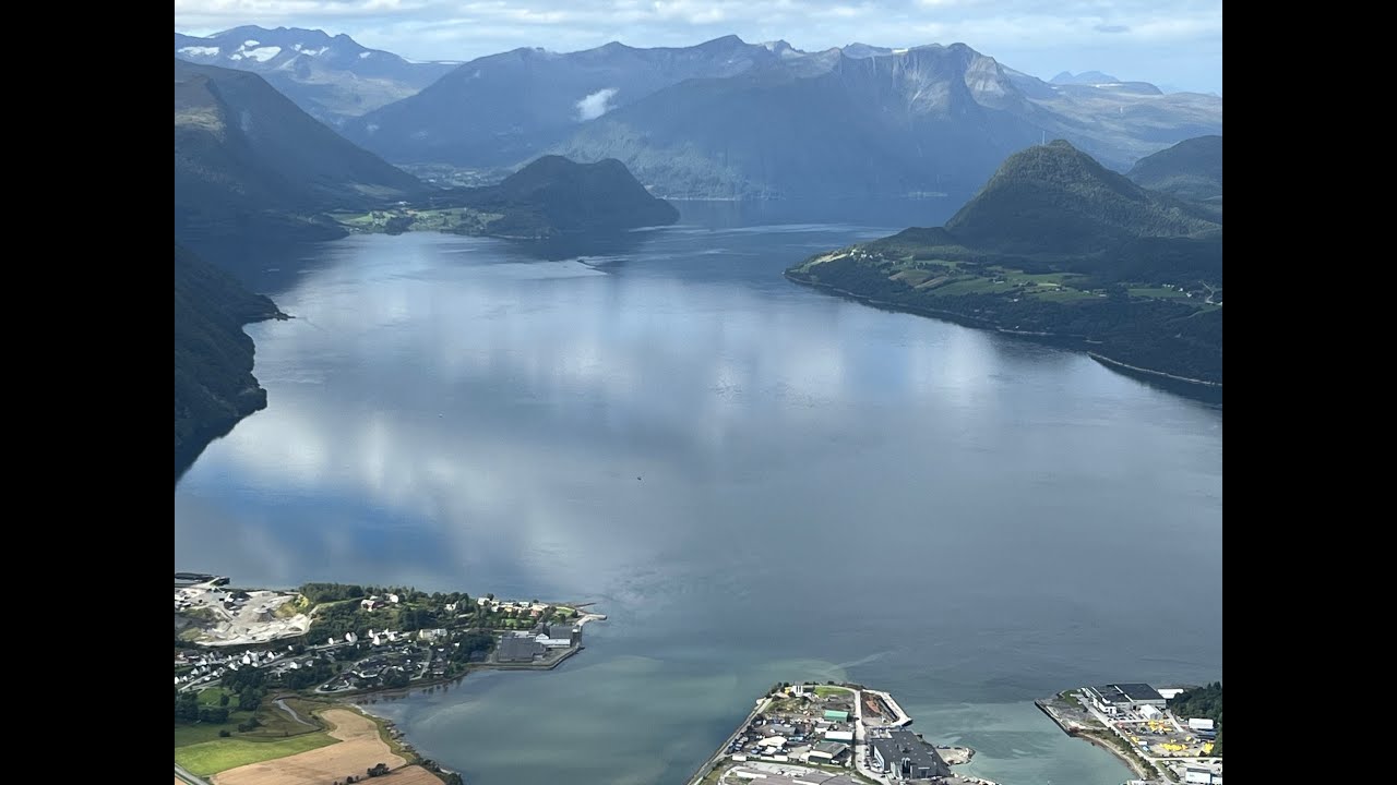 Längste Seilbahn Norwegens auf den Berg Nesaksla mit der Romsdaler Gondel in Åndalsnes