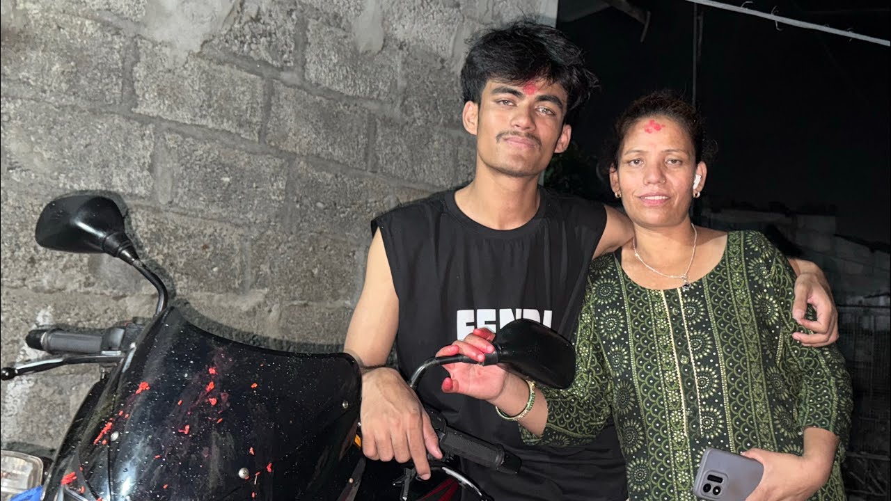 New bike happyness ! 🎶🏍️ Mother happy moment ! #viral