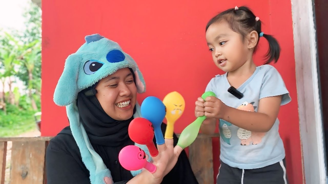 BIANCA BERMAIN BALON WARNA-WARNI & BERNYANYI FINGER FAMILY SONG