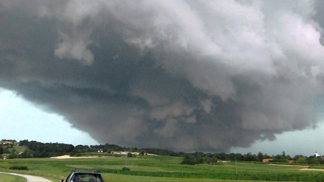 11/07/2012 - Unwetterzelle (Supercell + low hanging Wallcloud) @ Southeast-Austria (AUT/SLO Border)