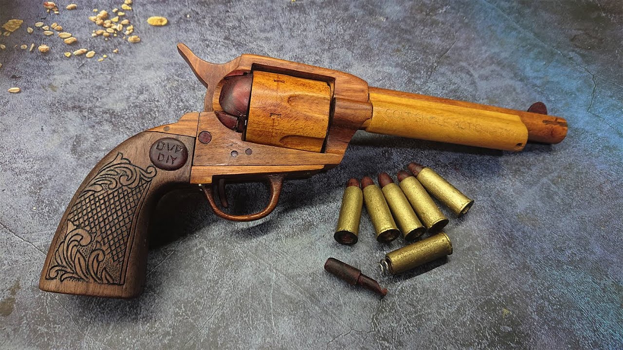 Я построил свой собственный револьвер Colt SAA 1873 с дальностью стрельбы 10 метров.