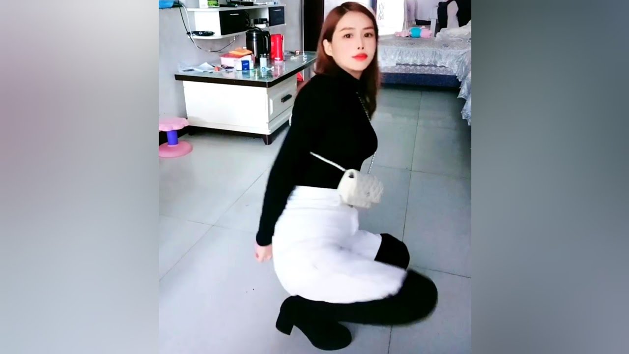 Beautiful Polio Girl Walking Differently But Smart | Disabled Lady