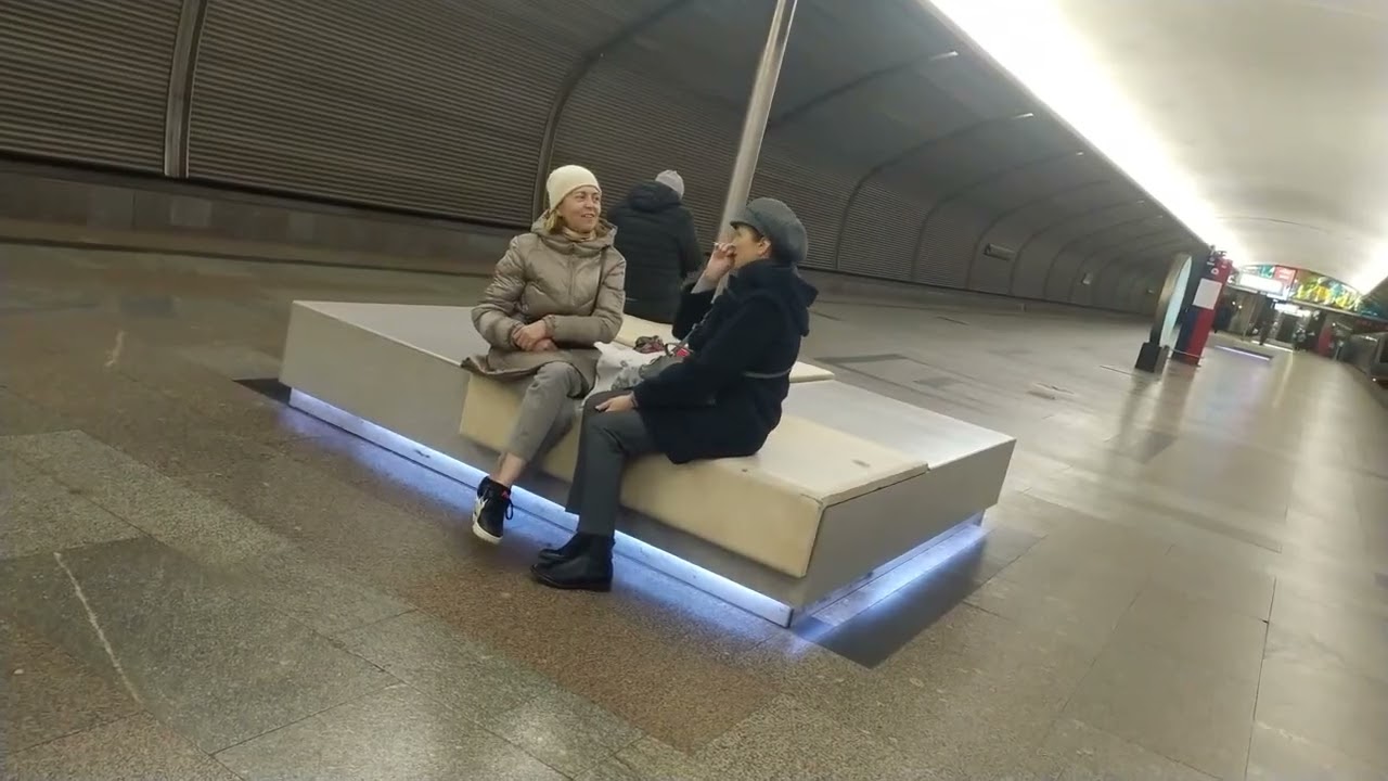 Metro station Cherkizovskaya, Moscow, Red Line - interior view, arrival and departure of the train