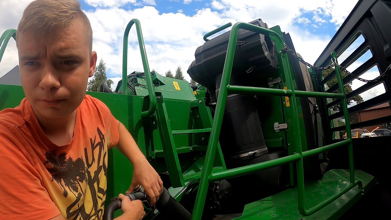 Zdziwisz się ile litrów paliwa tankuje się do kombajnu na dzień koszenia John Deere W660i