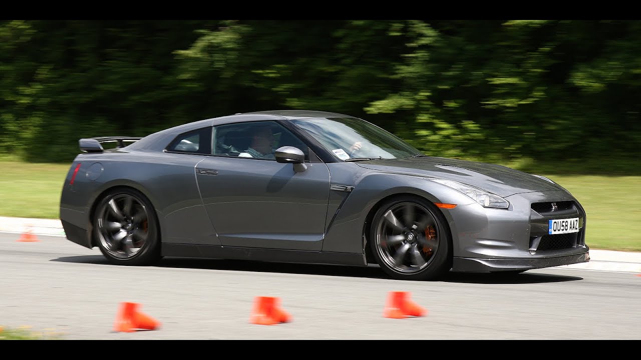 Nissan GTR 2014 - Loud Exhaust Sound Acceleration - G1 tour, Sanair (Québec) - 2013
