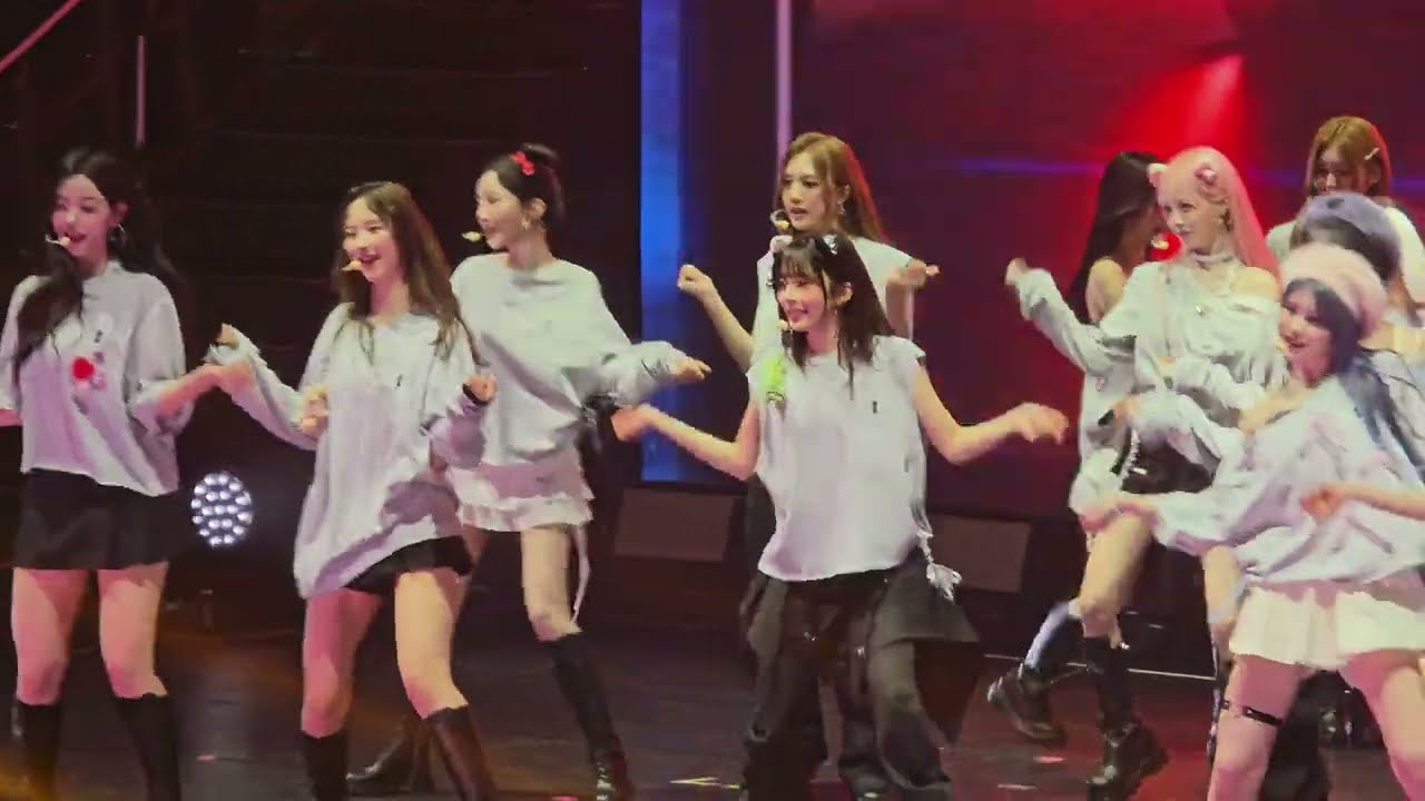 28 tripleS 트리플에스 Black Soul Dress 20260228_212341