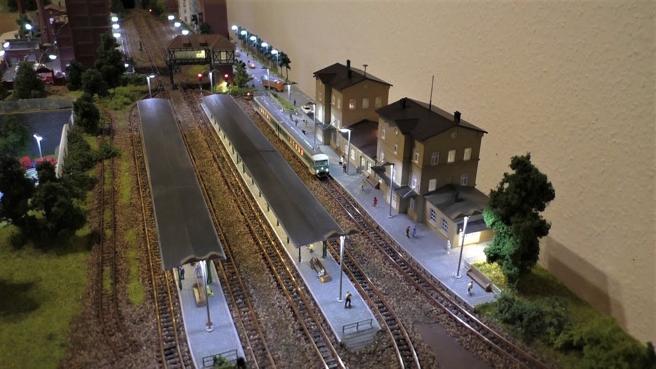 Modellbahn Spur N / 1:160 - Teil 37 - Bahnhofgebäude und Bahnsteig bauen (Tutorial)