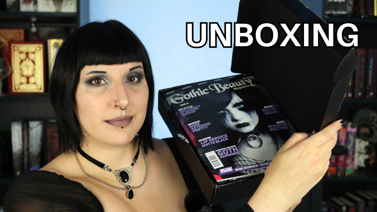 Gothic Beauty Magazine 56 unboxing | On the cover: random goth couple