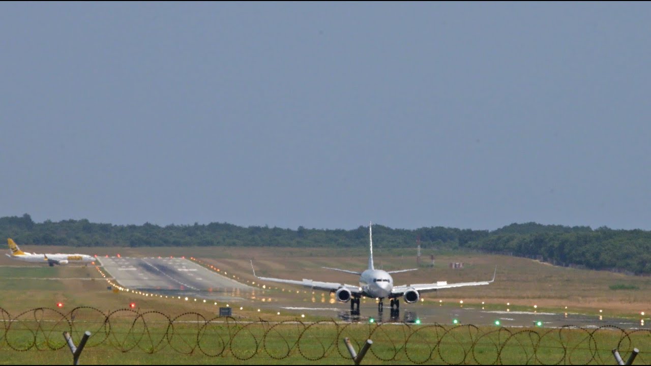 Hot summer day at Pula Airport | Plane spotting at PUY 4K