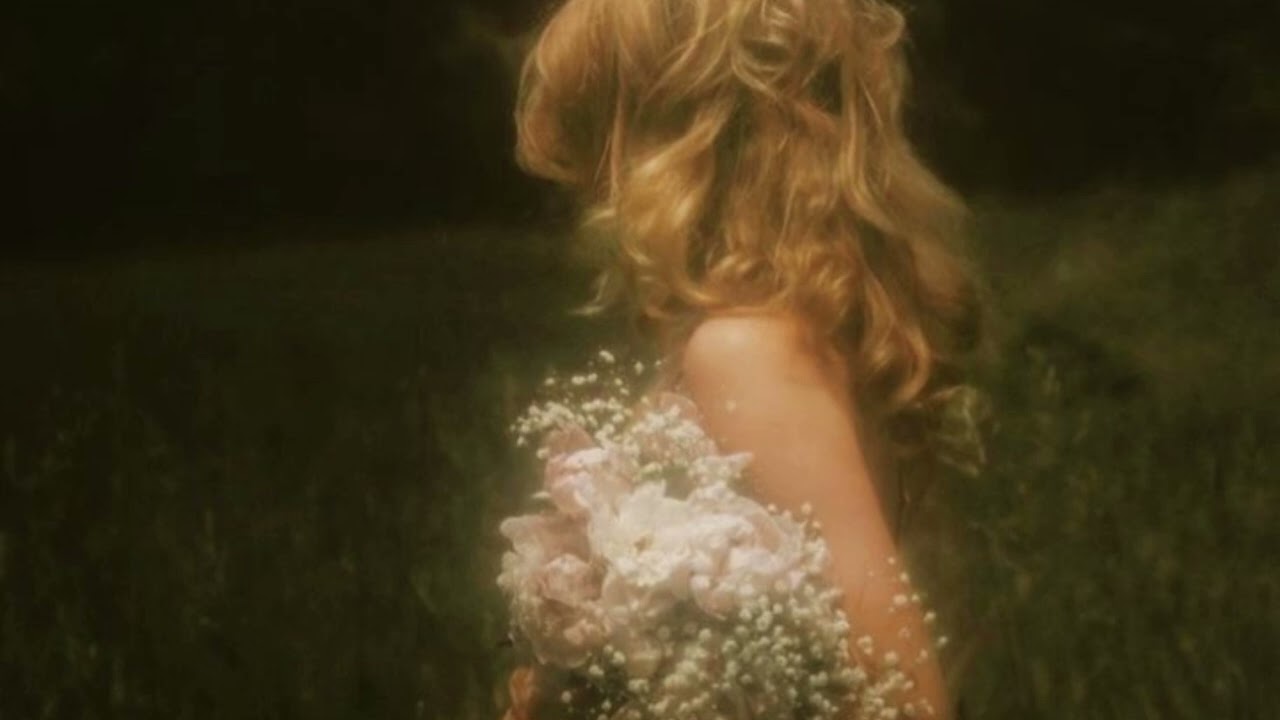 Become the Woman Everyone Notices Without Trying - Become Aphrodite’s Daughter