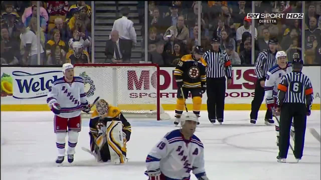 sean avery hits goalie