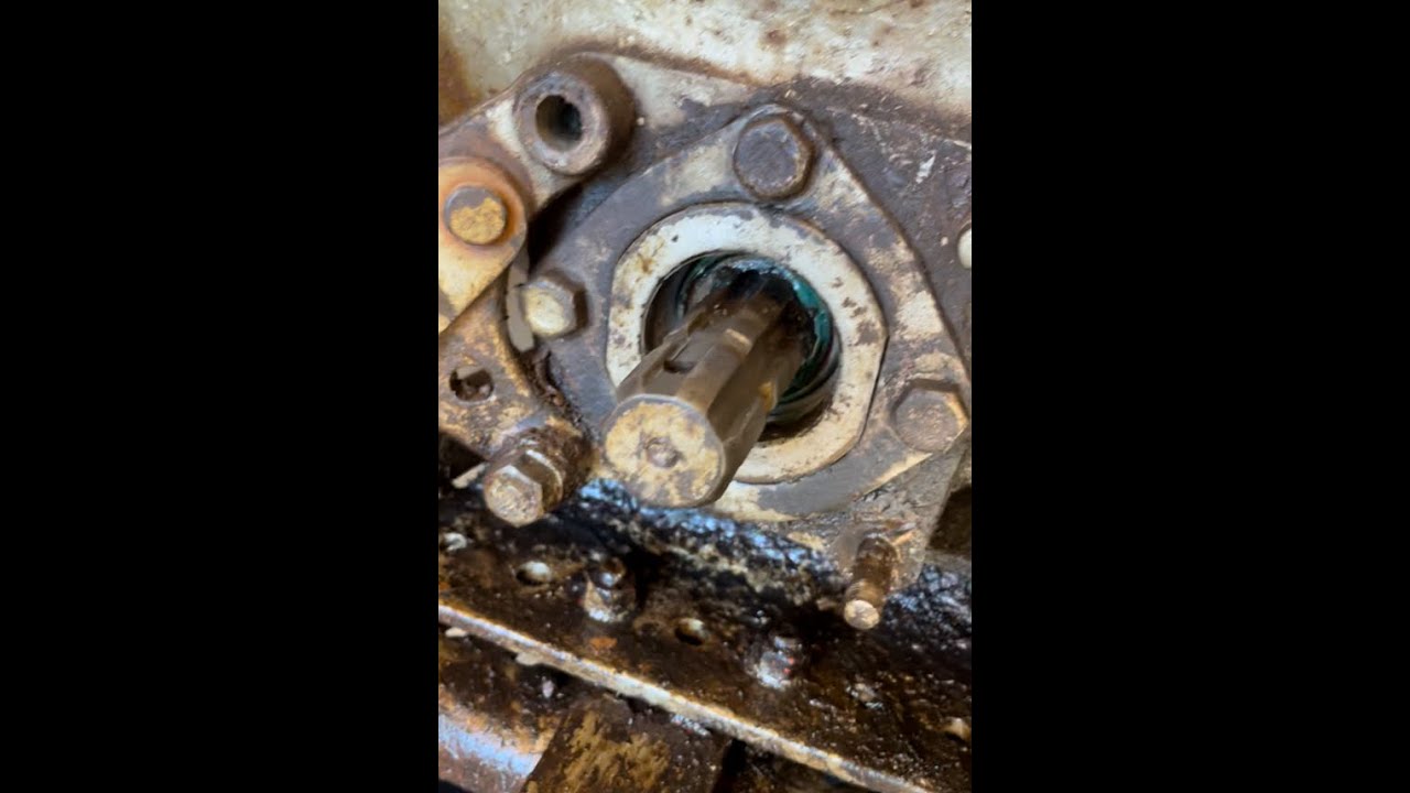 Replacing Leaking PTO Seal - Massey Ferguson 135 restoration
