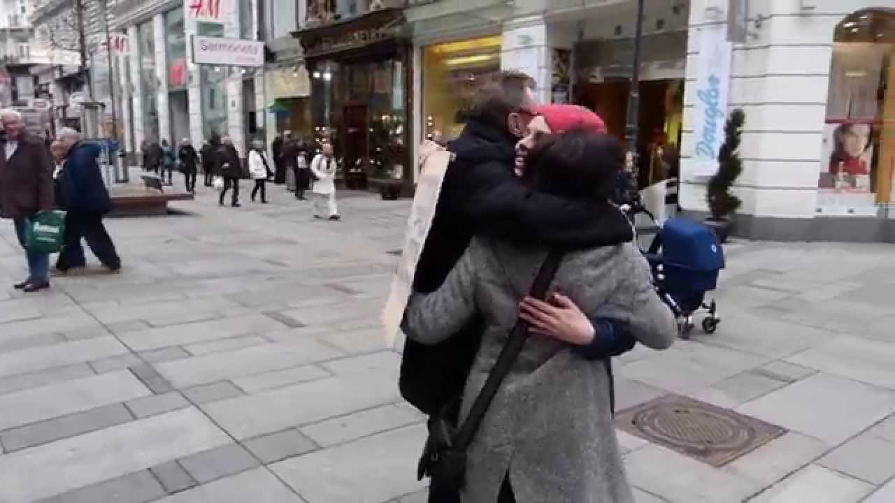 HUGTION Free Hugs Vienna 2012