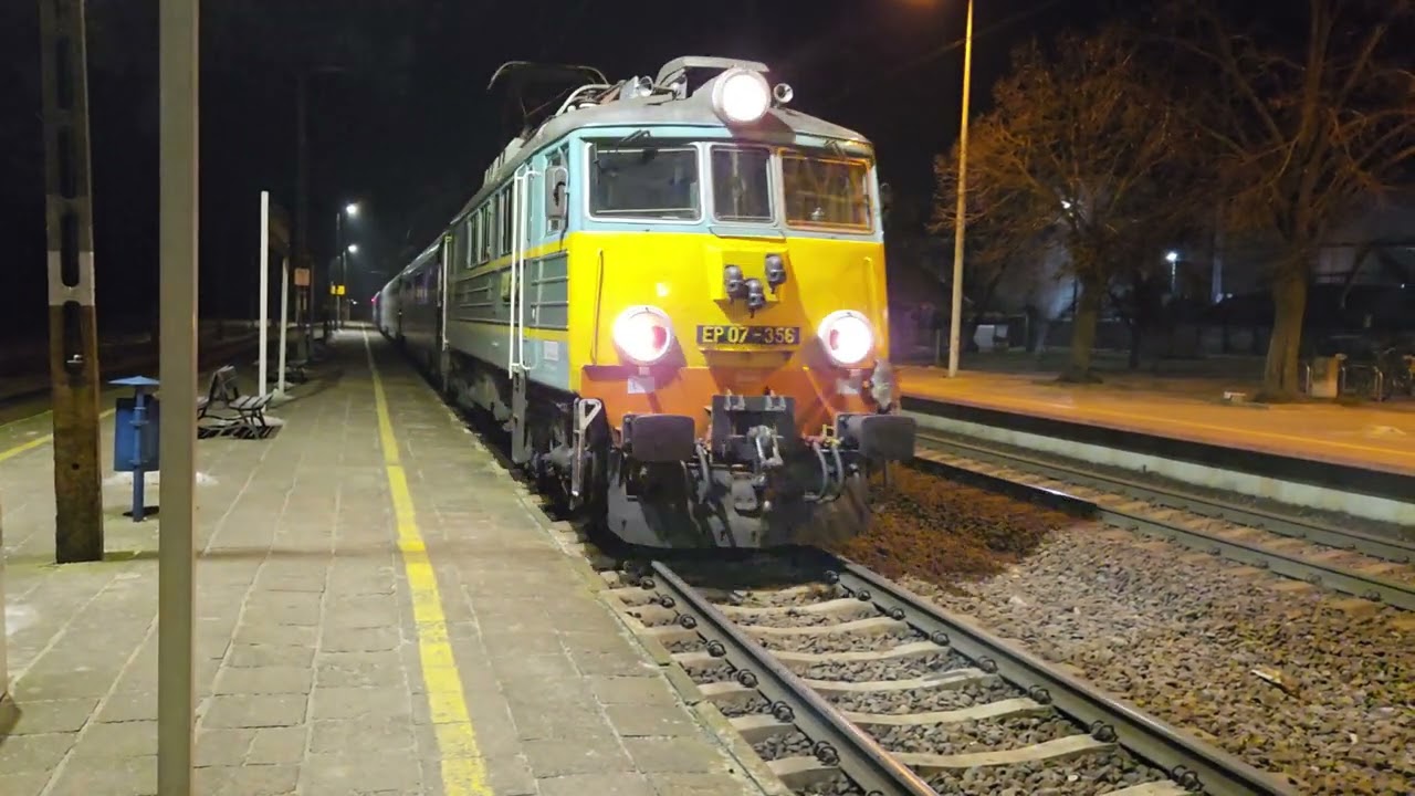 EP07-356 arrives into Sroda Wielkopolska on Wednesday 21st January 2026