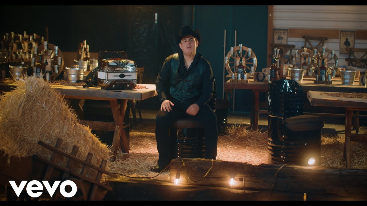 Alfredo Olivas - Voy Queri&eacute;ndote