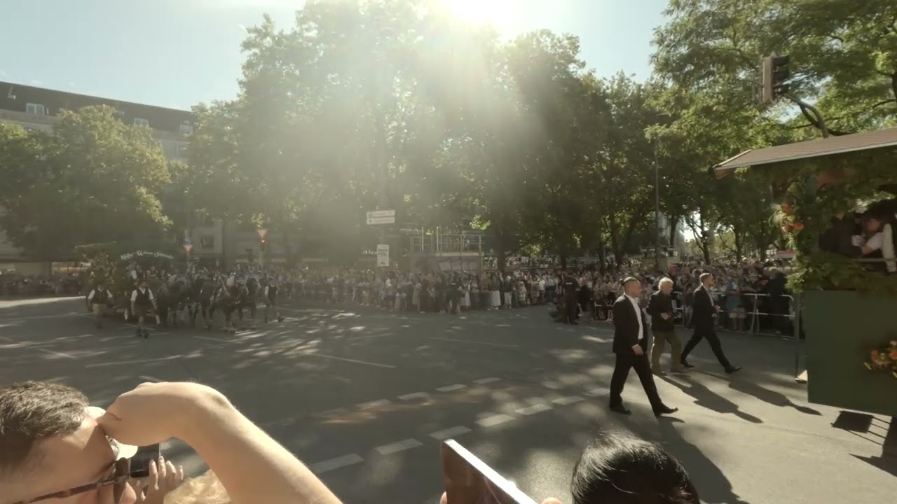 Oktoberfest M&uuml;nchen 2025 - Der Trachten und Sch&uuml;tzenzug - Theresienwiese - Part 1