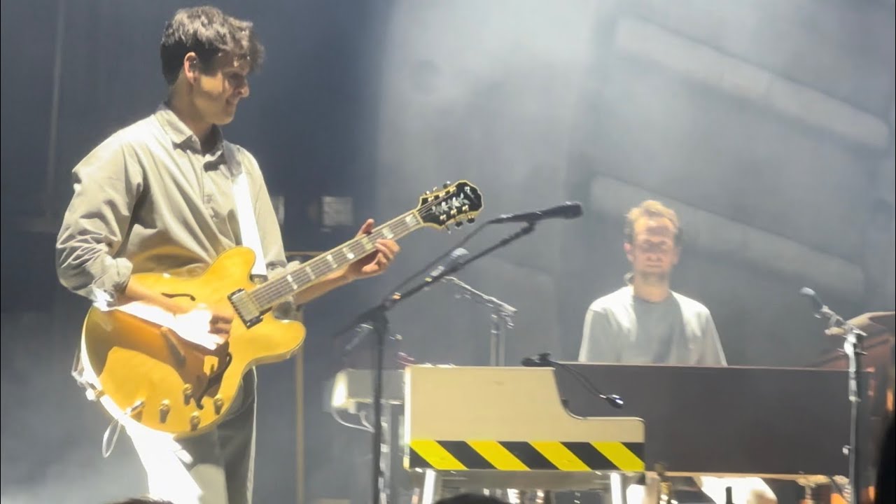Vampire Weekend - A-Punk (Live in Cincinnati)