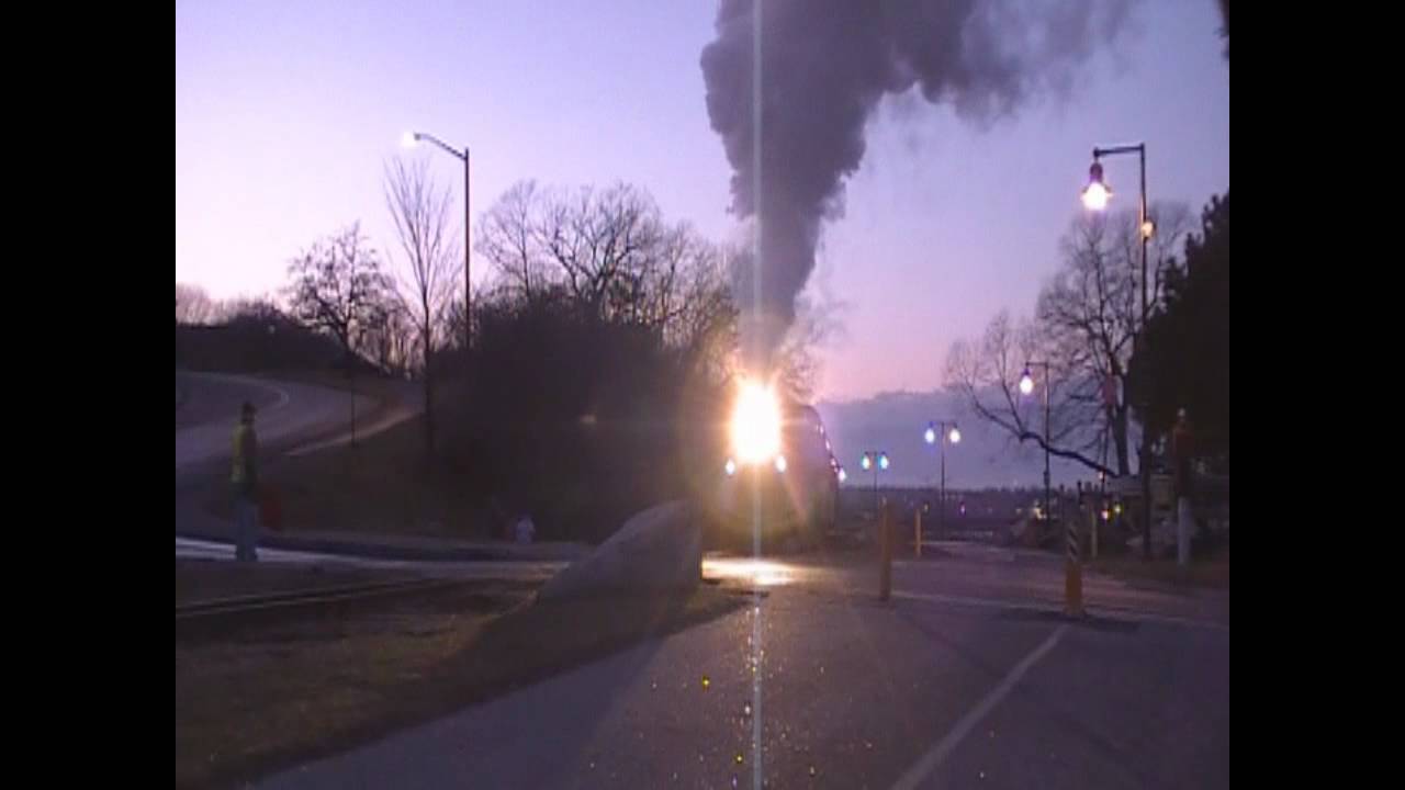 Maine Narrow Gauge Polar Express 2011 cab-ride and run-bys- Part one