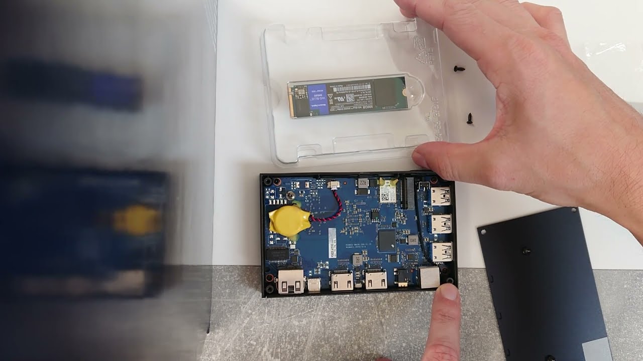 NVMe-SSD installieren im MeLE Quieter2 Mini PC
