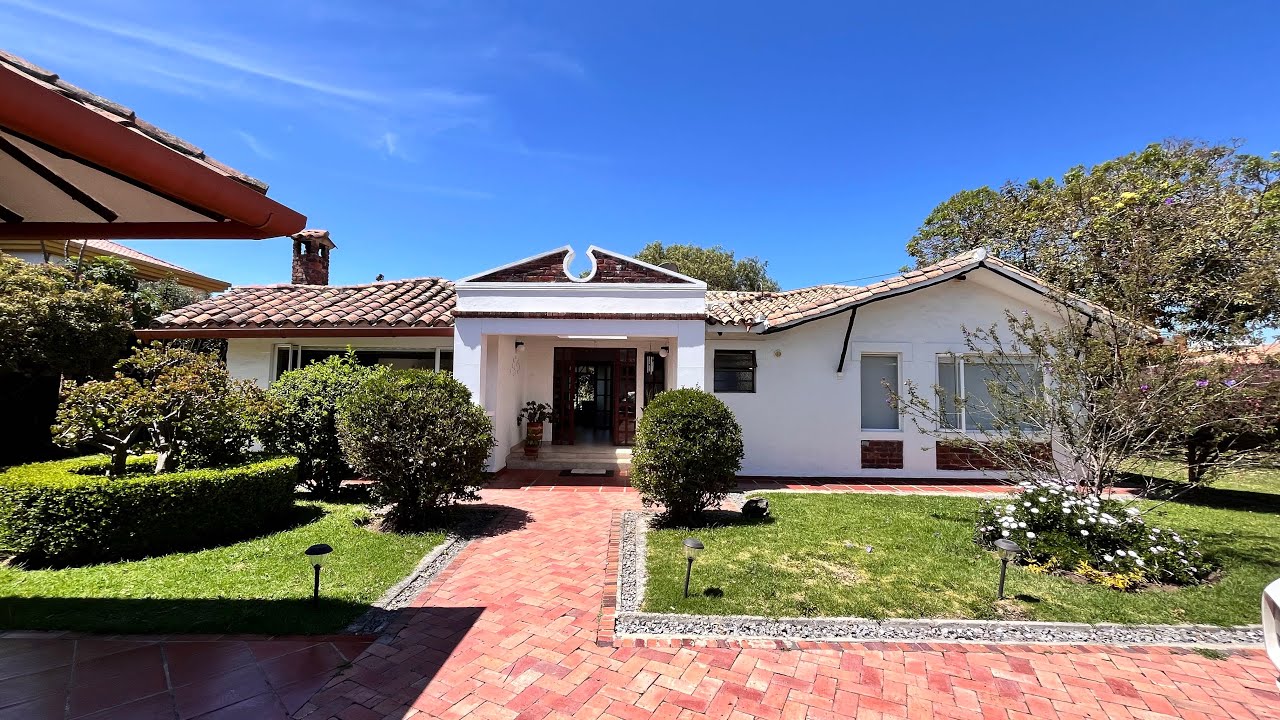 ESPECTACULAR CASA DE UN NIVEL EN LA BALSA- CHÍA VENTA $1.300.000.000