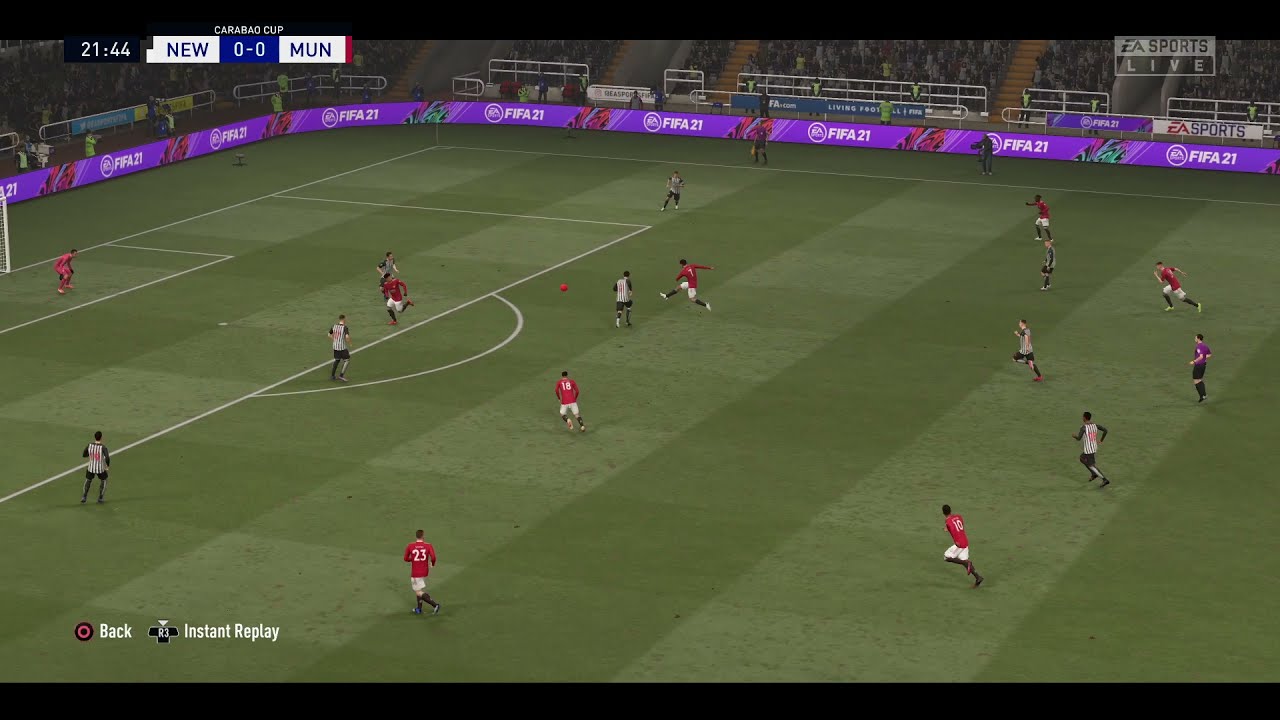 Edinson Cavani Scores A SCREAMER! (FIFA 21)