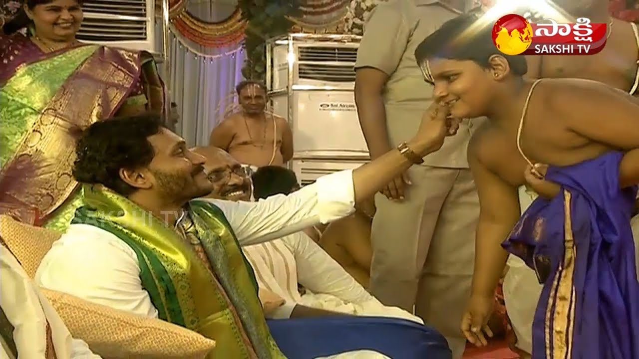 AP CM YS Jagan Visuals At Vontimitta Kodanda Rama Swamy Kalyanam || Sakshi TV Live