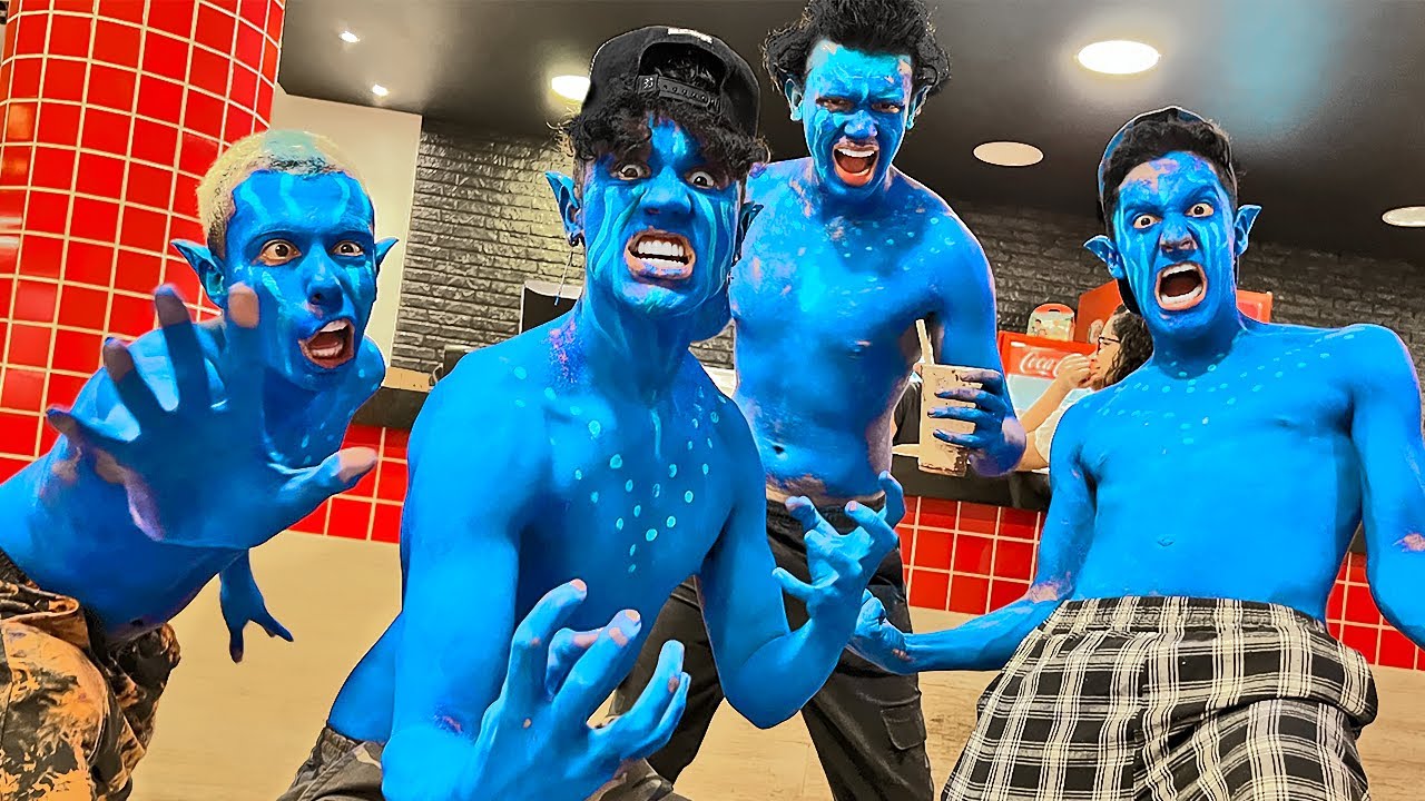FOMOS ASSISTIR AVATAR NO CINEMA PINTADOS DE AVATAR!