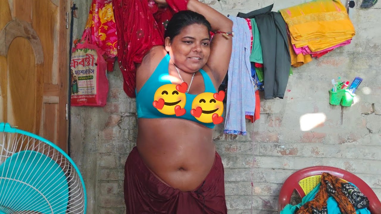 couples Masti vlogs/ब्लाउज छोटे पर गई है😂/ab Main Kya Karun 🤔 #love &hearts;️