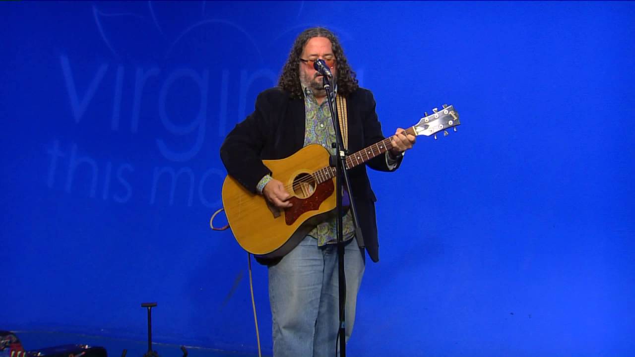 Paulo Franco performs 'Love on the Rocks'