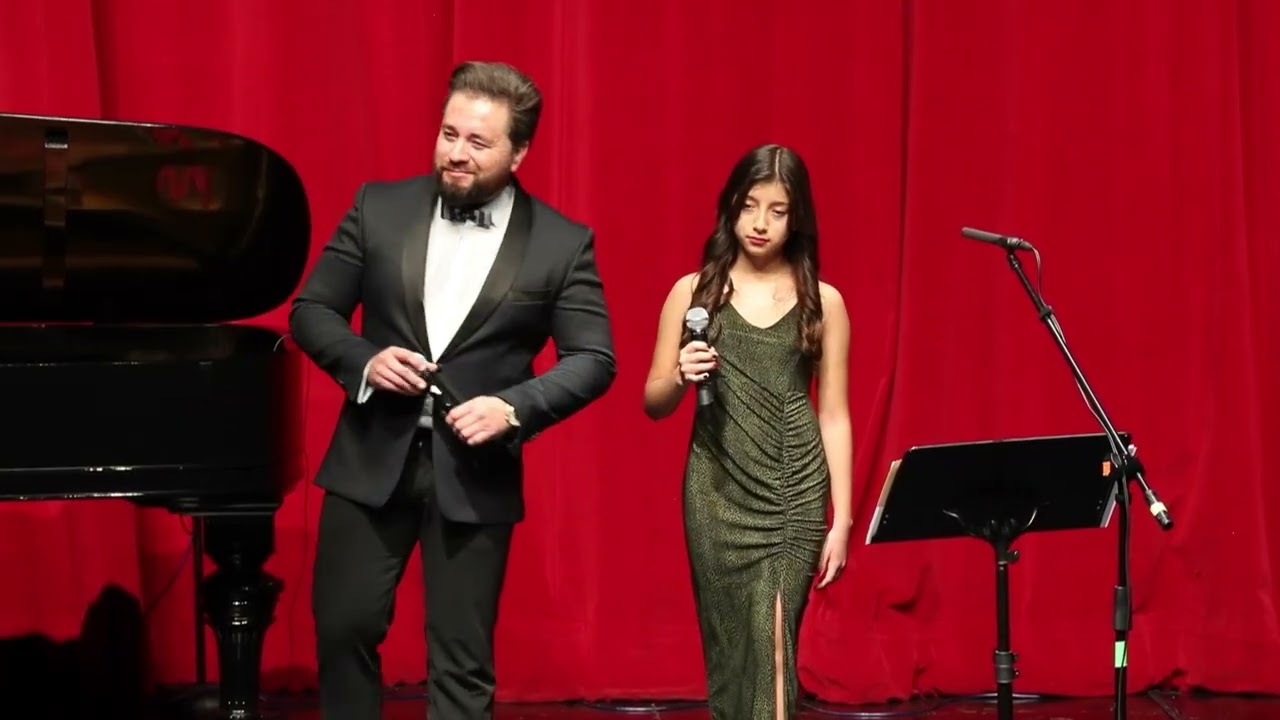 Bernardo Fierros -  The way you look tonight  a duo Moselle Fierros con Piano