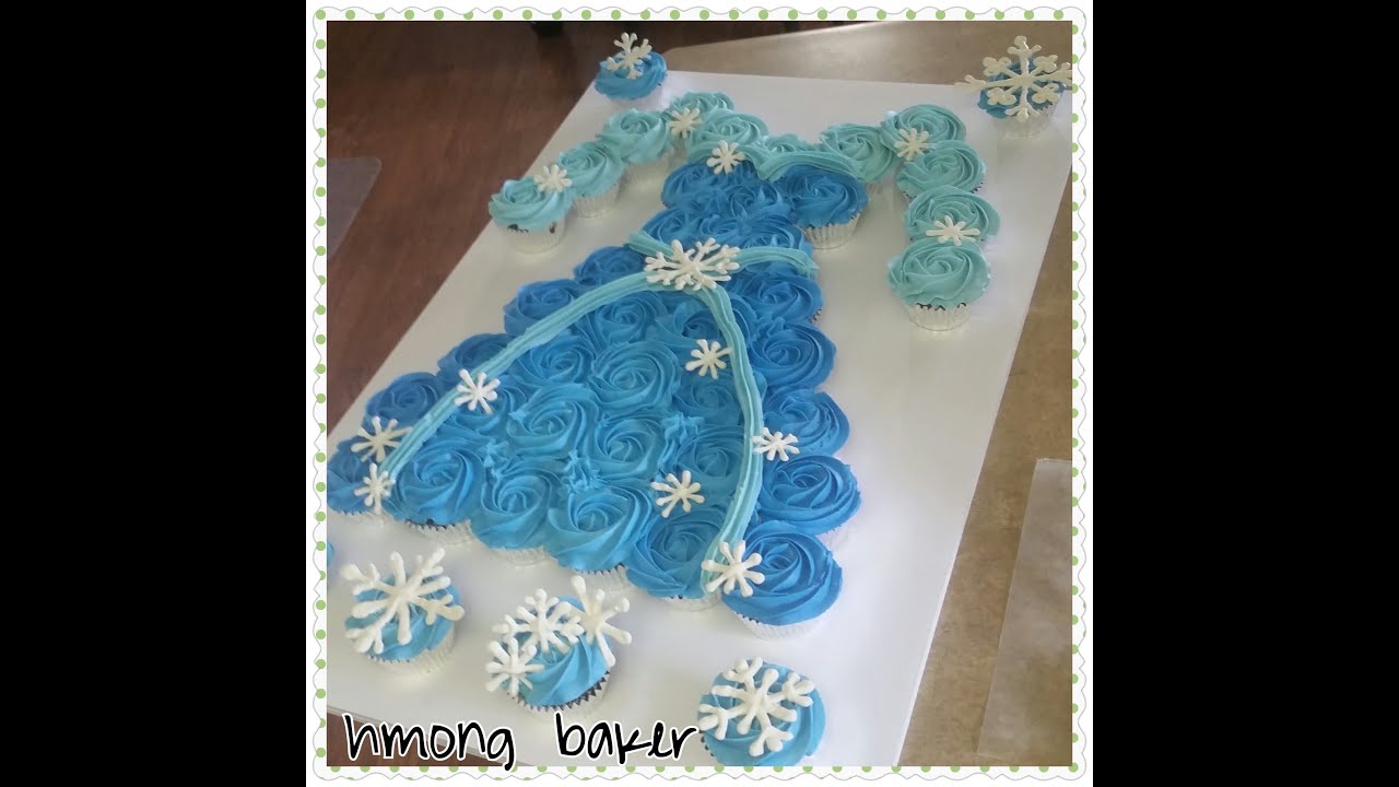 Elsa pull apart cupcake cake.  A frozen Princess Elsa cake.