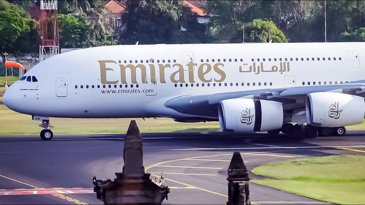 AMAZING EMIRATES A380 TUCH DOWN AT BALI |Plane spotting Denpasar DPS/WADD
