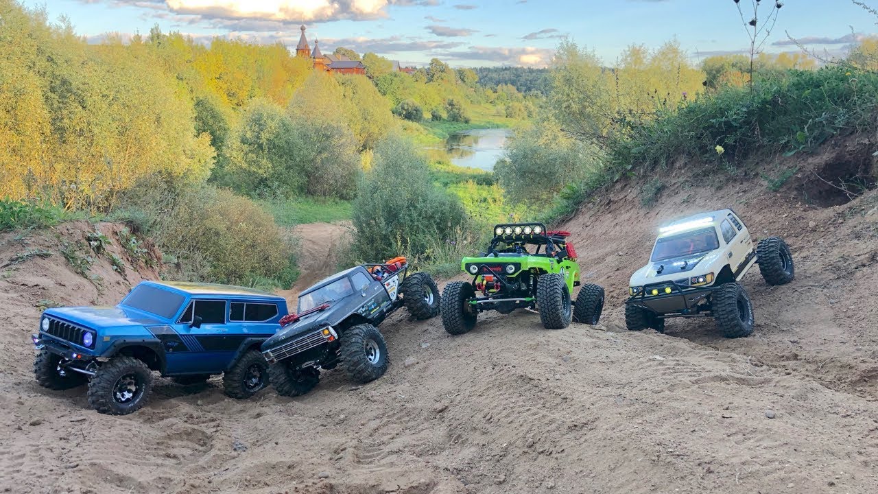 4 RC Cars Crawl and Hard Mudding