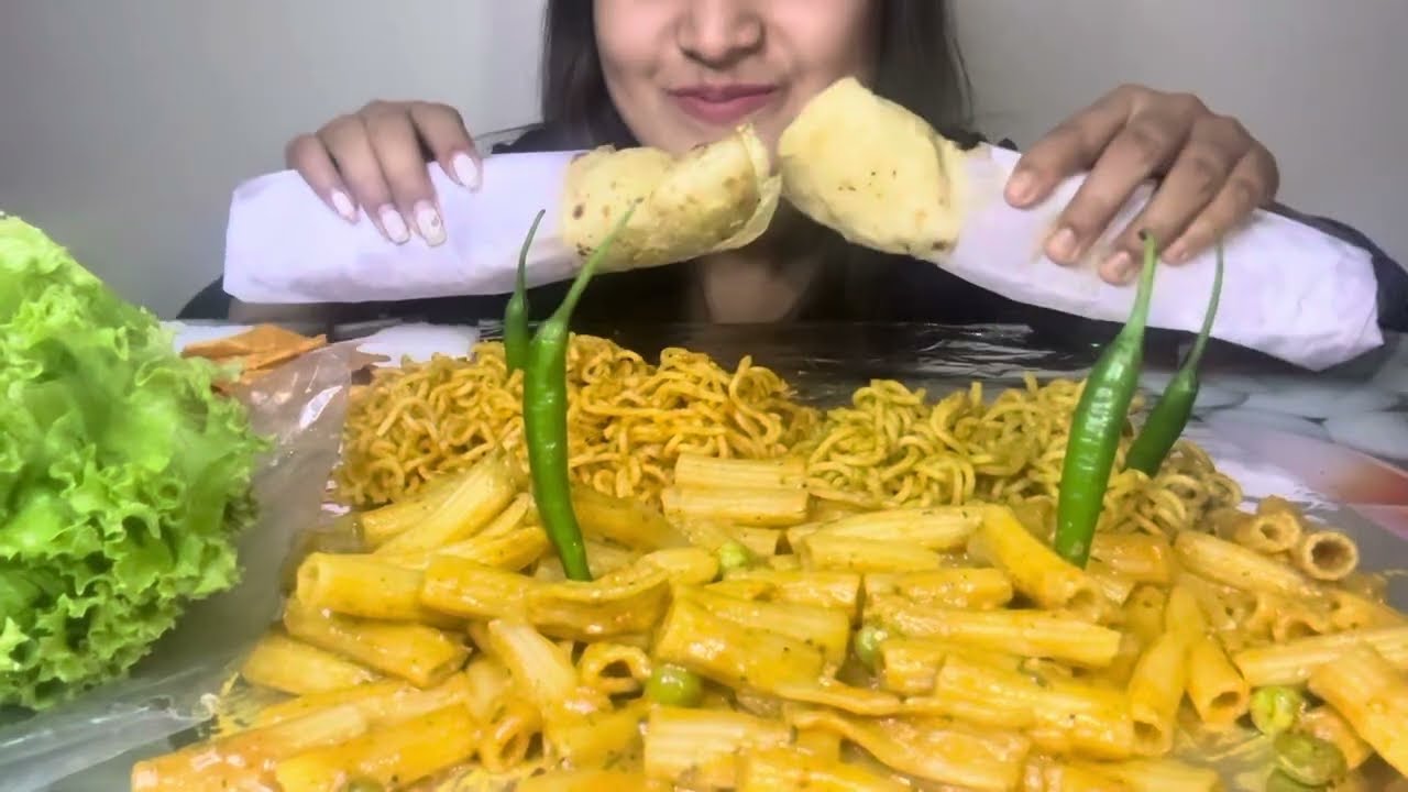 ASMR eating || Maggie 🍜,Pasta and Egg rolls 🌯,Green chilies, Letus and chips|| @Foodiepuja-04 