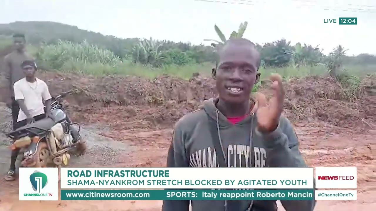Shama-Nyankrom Residents Block Factory Trucks Over Poor Road Condition | Ghana News