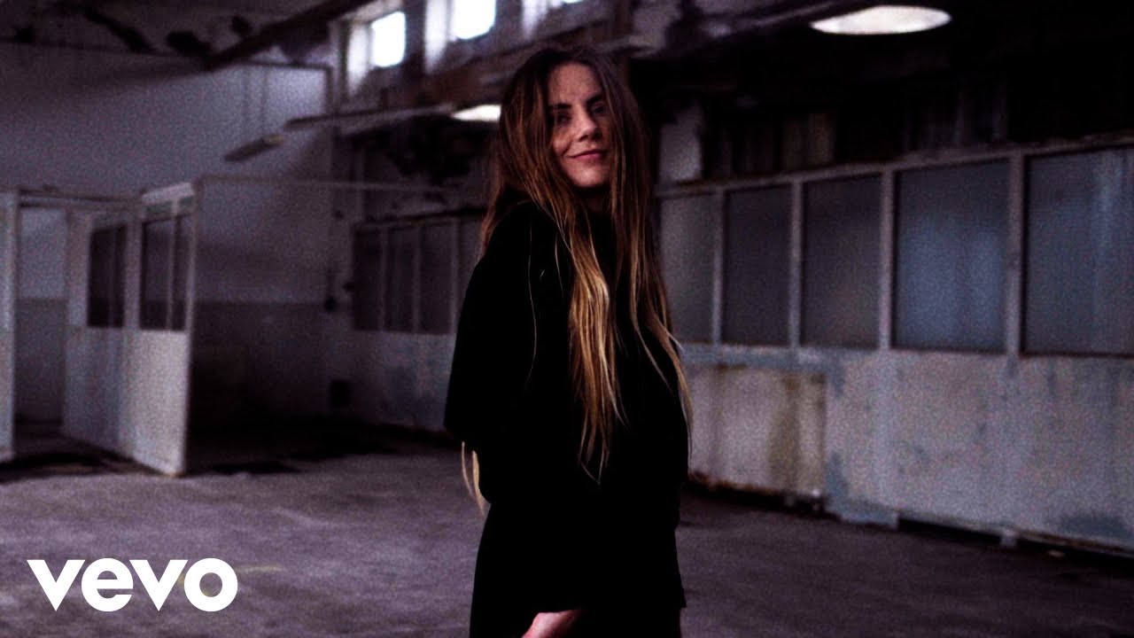 Hannah Robinson - Dig Me Up