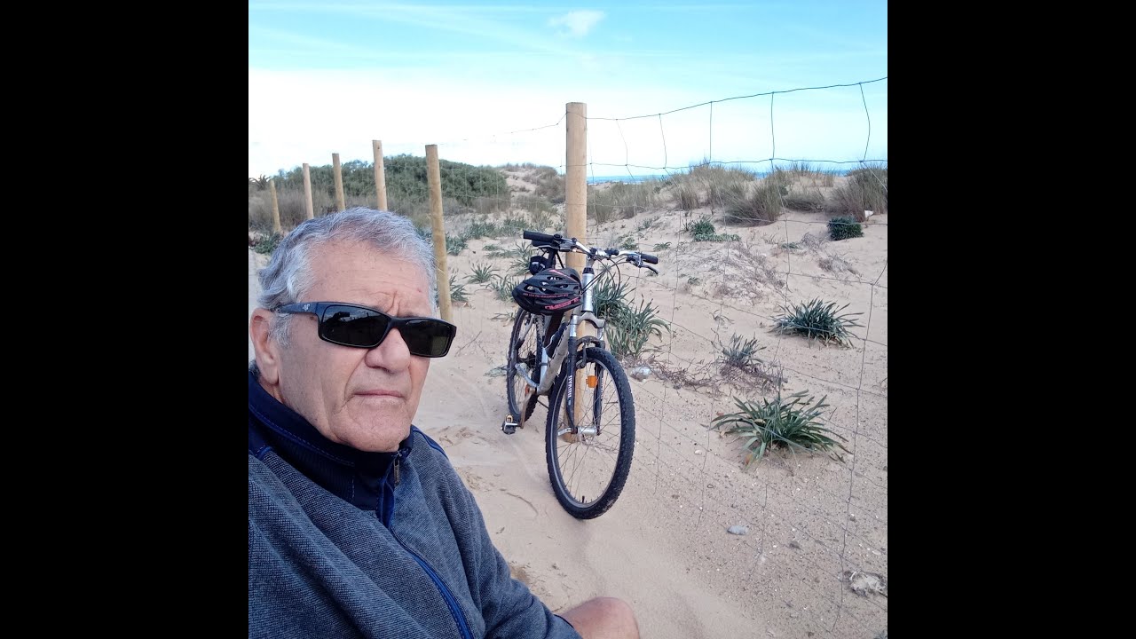 En bicicleta por la carretera de Cortadura