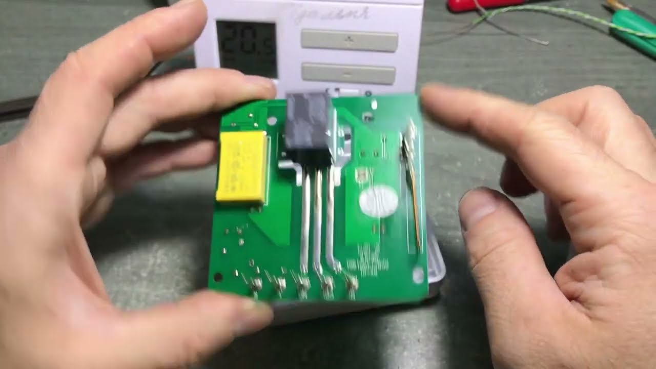 Термодатчик Computherm Q3RF вибухнув. Ремонт після ремонту.