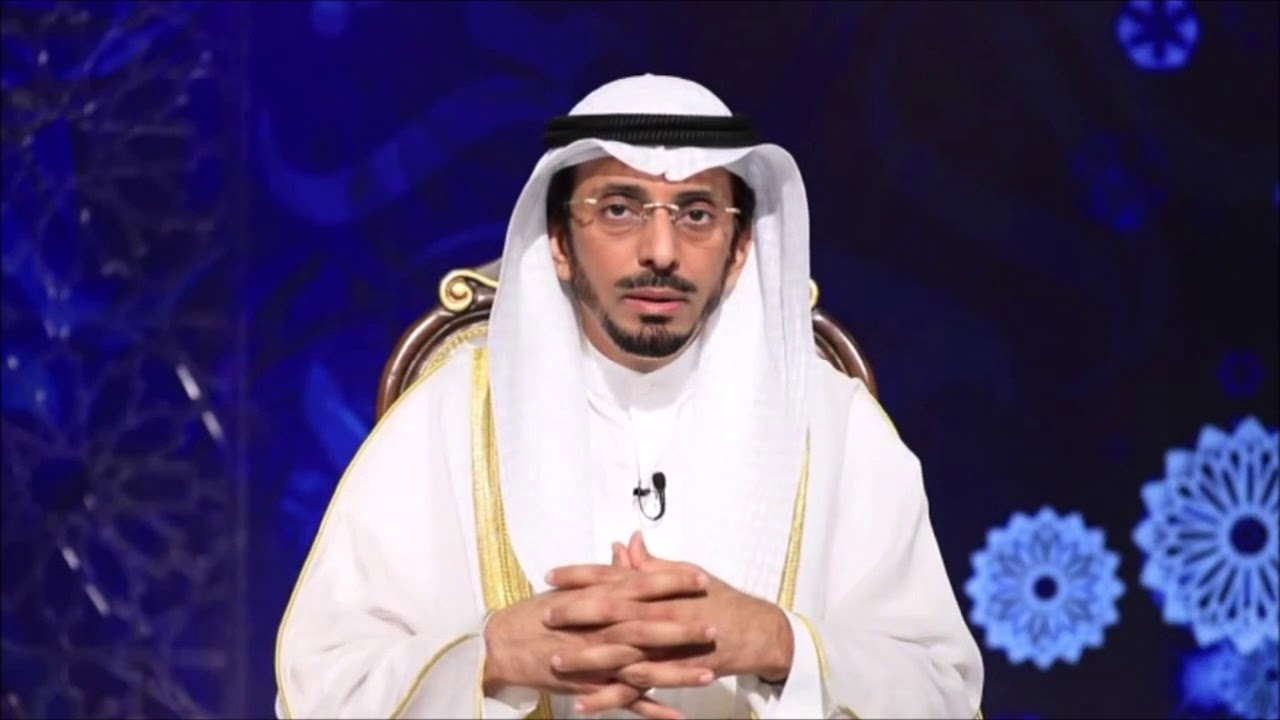 2 الرجل يخيل اليه أنه يجد الشئ في الصلاة ، لا ينصرف حتى يسمع صوتا أو يجد ريحا