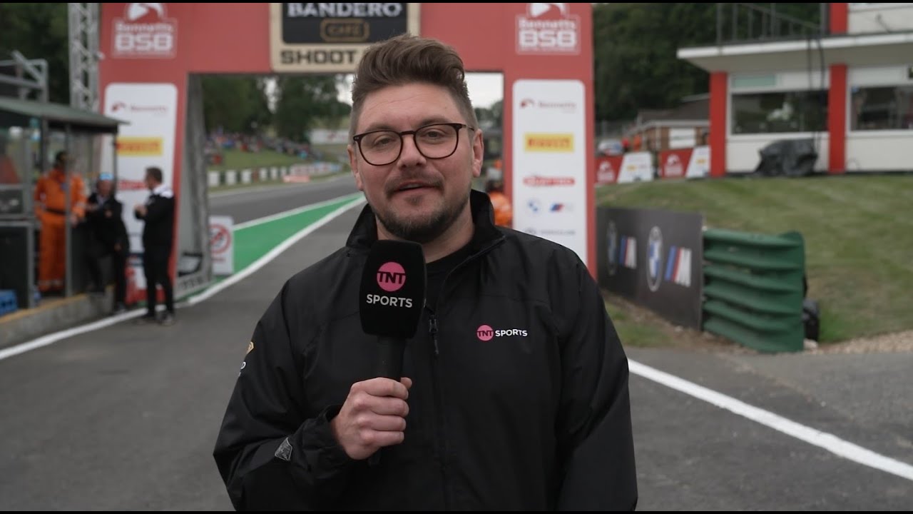 2025 Bennetts British Superbikes: Steve Day takes you for a walk down pitlane at Cadwell Park